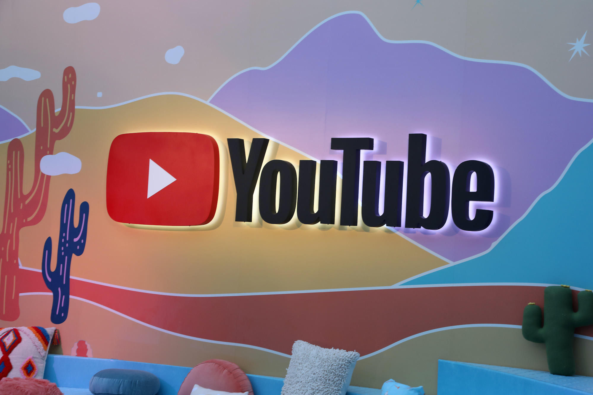 Supreme Court Agrees to Hear Cases About YouTube, Twitter Allegedly Facilitating Terrorist Groups - Vimarsana News