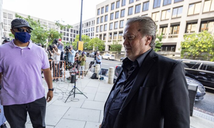 Former White House strategist Steve Bannon arrives at the federal courthouse in Washington on July 22, 2022. (Tasos Katopodis/Getty Images)