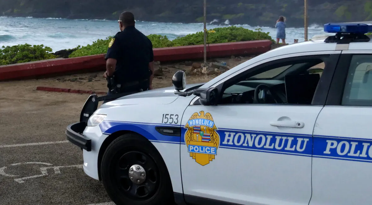 File photo of a police car in Honolulu. (Ronen Zilberman/AFP via Getty Images)