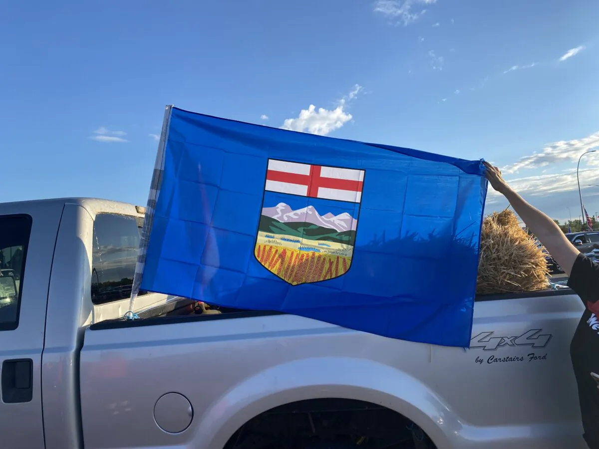 The Alberta flag is seen on a truck in Calgary on July 23, 2022. (Cai Wei/The Epoch Times)