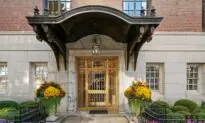 Stunning Condo in Chicago’s Near North Side Offers It All