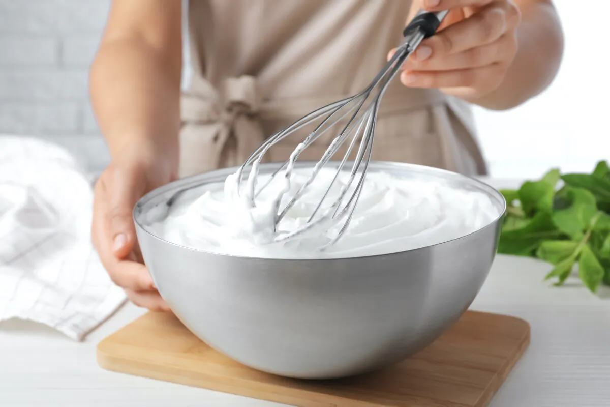 Icebox cakes are nostalgic, summertime desserts that are easy to make. (New Africa/Shutterstock)