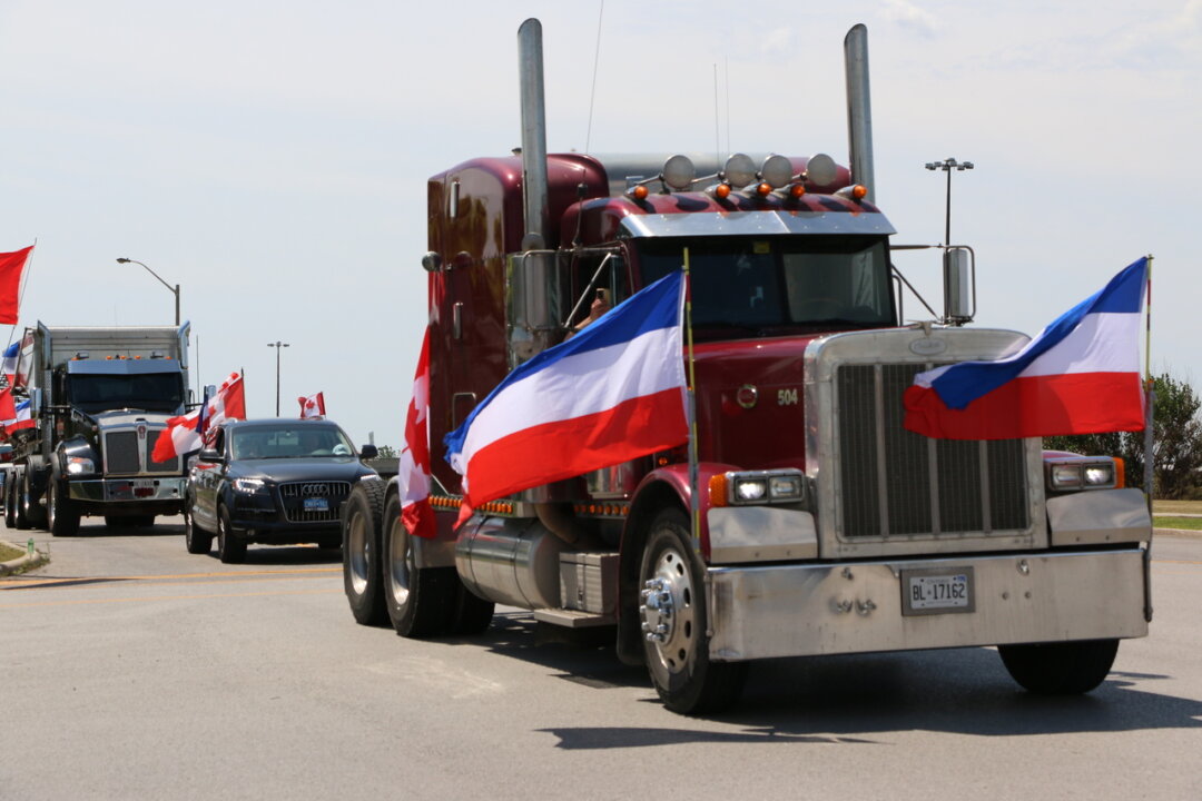 Canadian Convoys Hit the Road in Solidarity With Dutch Farmers