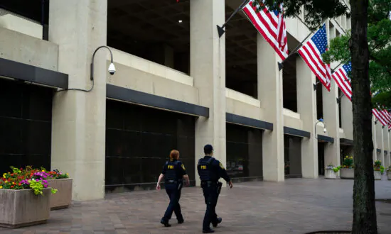 Top GOP Senator Responds After Top FBI Agent Reportedly Resigns