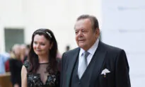 ‘Goodfellas’ Actor Paul Sorvino Dead at 83; Trial of InfoWars Host Alex Jones Begins | NTD Evening News