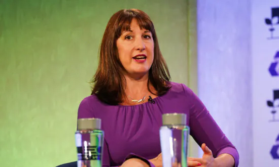 Mark Carney Endorses Rachel Reeves as Next Chancellor