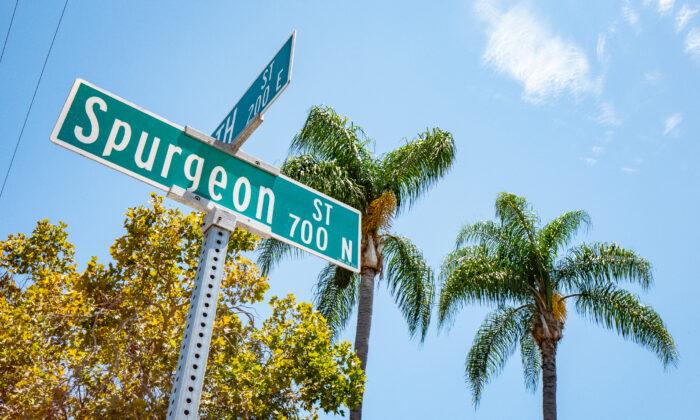 2022 年 7 月 25 日，加利福尼亚州圣安娜市的 Spurgeon 街。（John Fredricks/时报）