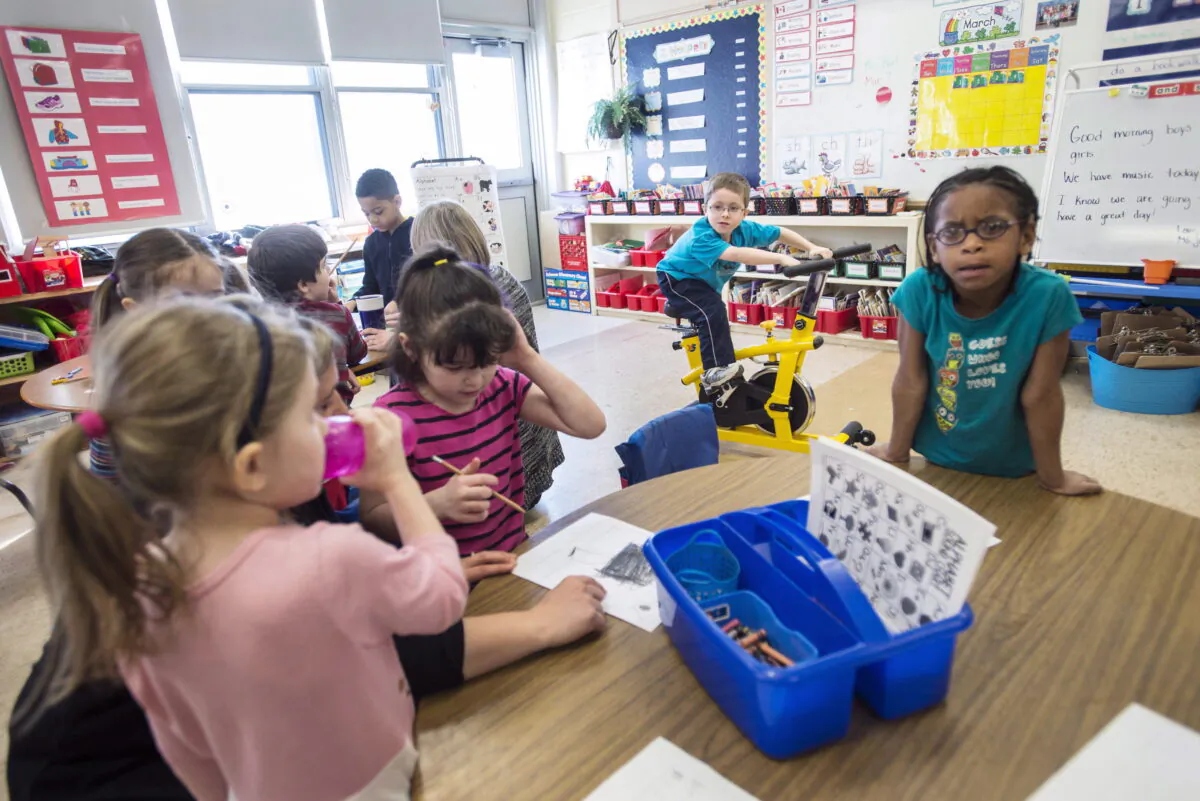 Children attend class at an elementary school in Dartmouth, N.S., on March 7, 2016. (The Canadian Press/Darren Calabrese)