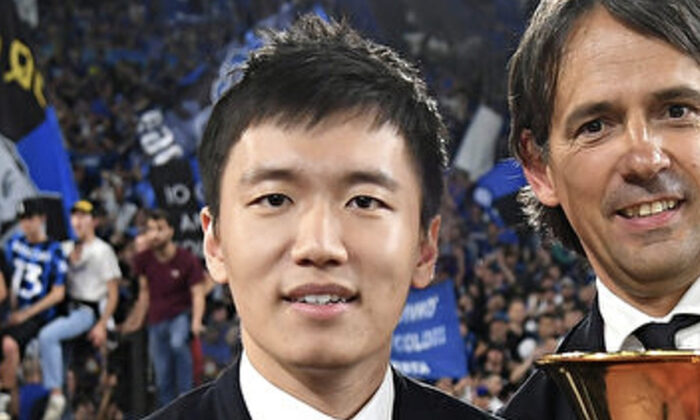 Zhang Kangyang, Chairman, and Inter Milan head coach Filippo Inzaghi Jr. celebrate the team winning the Coppa Italia. May 12, 2022. (Francesco Pecoraro/Getty Images)