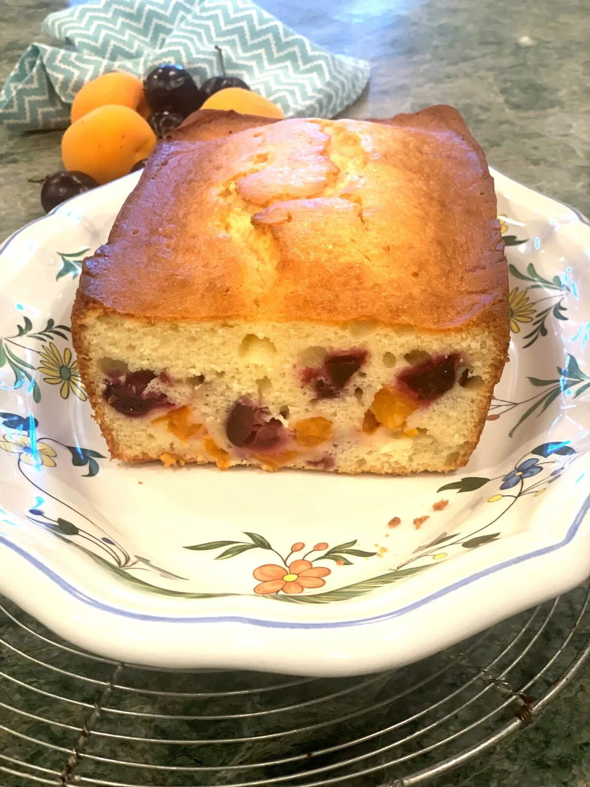 The simple cake benefits from the slightly sour, yet creamy yogurt, and the vanilla is essential for its flavor. (Diane Rossen Worthington/TNS)
