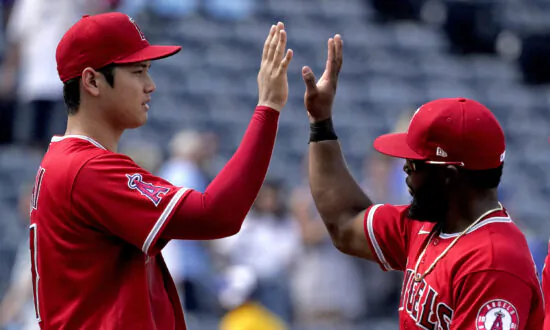 Junk Shuts Down Royals, Angels Cruise 4–0 to Take Series