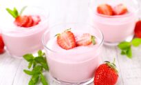 Easy Strawberry Mousse (3 ingredients)