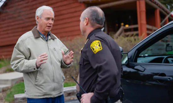 Election Reform a Top Issue in Wisconsin Governor, Senate Races