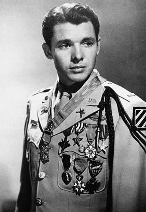 Audie_Murphy with his medals