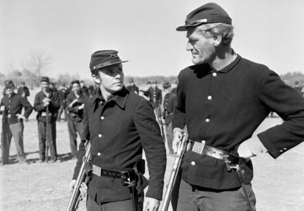 Union soldiers, the youth, and the tall one