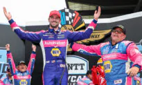 Alexander Rossi Ends Long Drought With Win in Gallagher Grand Prix