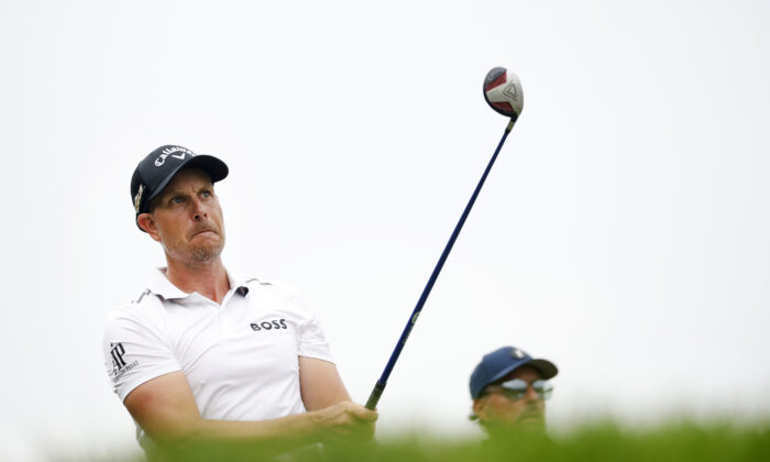Henrik Stenson of Majesticks GC plays his shot from the 15th tee during day one of the LIV Golf Invitational - Bedminster at Trump National Golf Club Bedminster on July 29, 2022 in Bedminster, New Jersey. (Photo by Cliff Hawkins/Getty Images)
