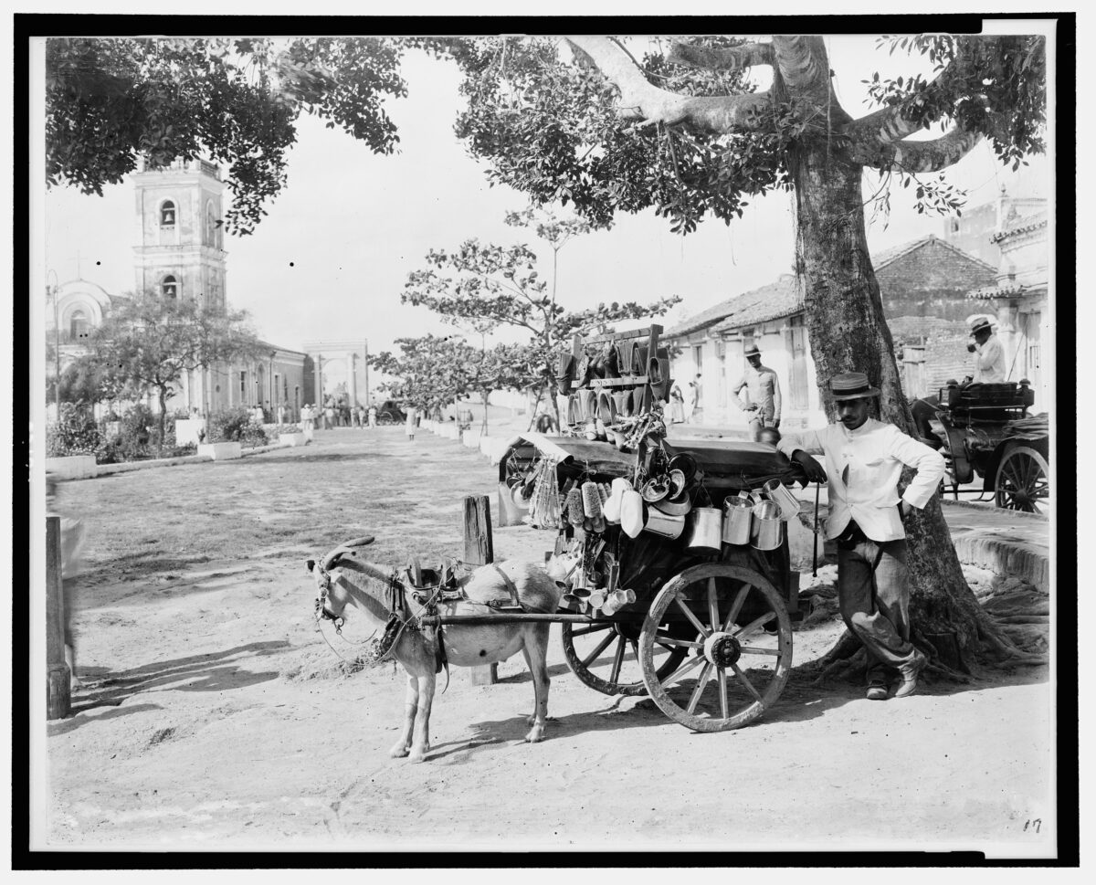A peddler in Camagüey, Cuba, The print is dated between 1895 and 1920. (Library of Congress)