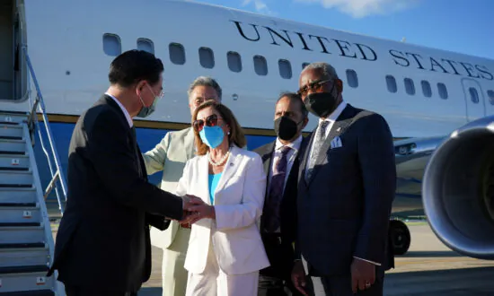 Pelosi Leaves Taiwan After Meeting With Democracy Activists, TSMC Chairman