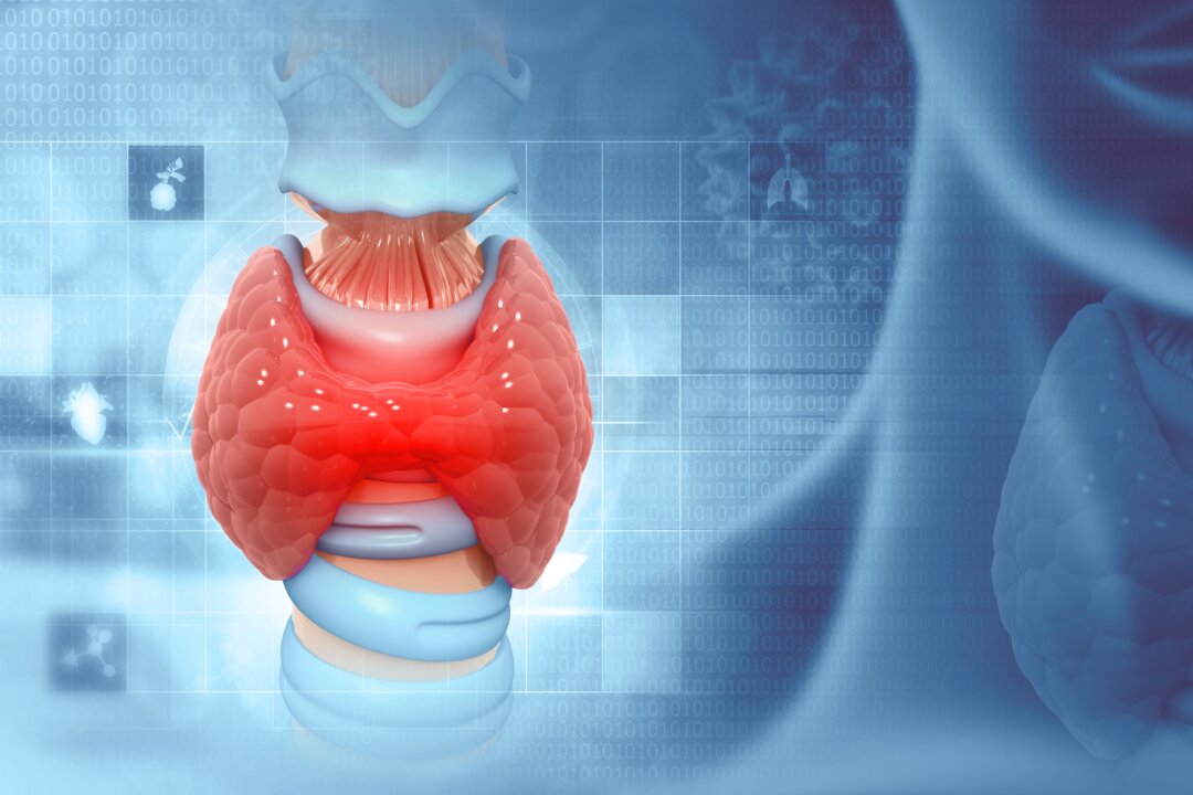 Feeling Hopeless About Your Underactive Thyroid? These Two Nutrients May Help, Study Suggests
