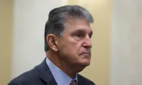 ‘We’ve Got to Close the Border Down’: Sen. Manchin Blasts Democrats Who Downplay Migrant Crisis, Terror Threat