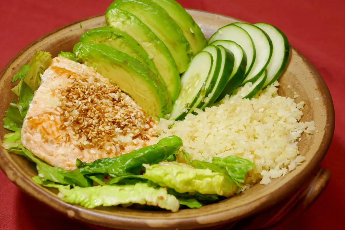 Salmon Bowl. (Linda Gassenheimer/TNS)