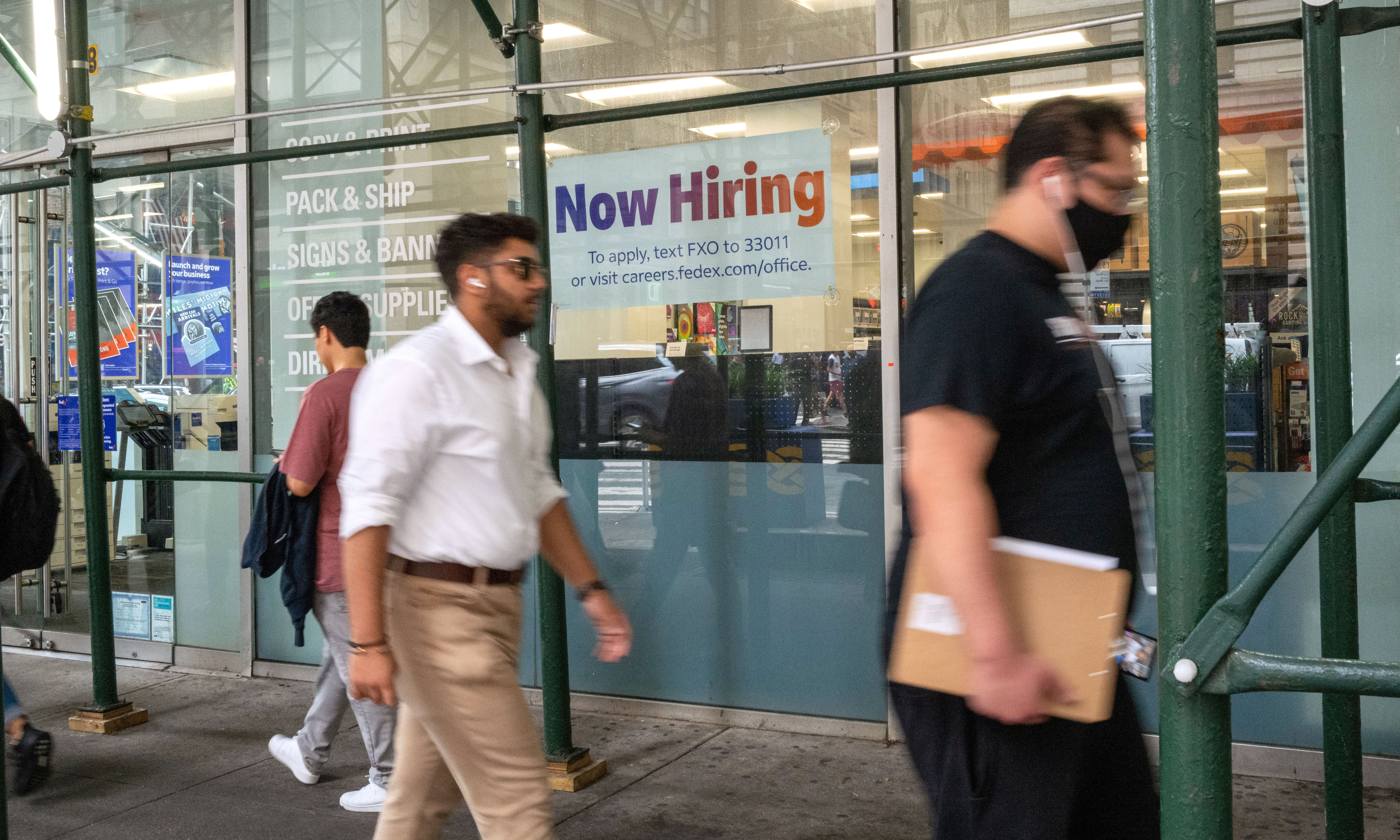 US Labor Market Remains Resilient as Economy Adds 339,000 New Jobs - Vimarsana News