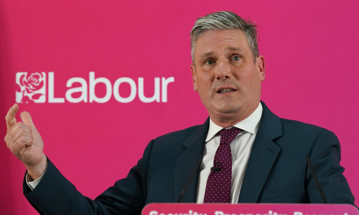 Labour leader Keir Starmer gestures as he delivers a speech outlining his party's plan to fight the next election at Sage Gateshead, in Gateshead, England, on July 11, 2022. (Ian Forsyth/Getty Images)