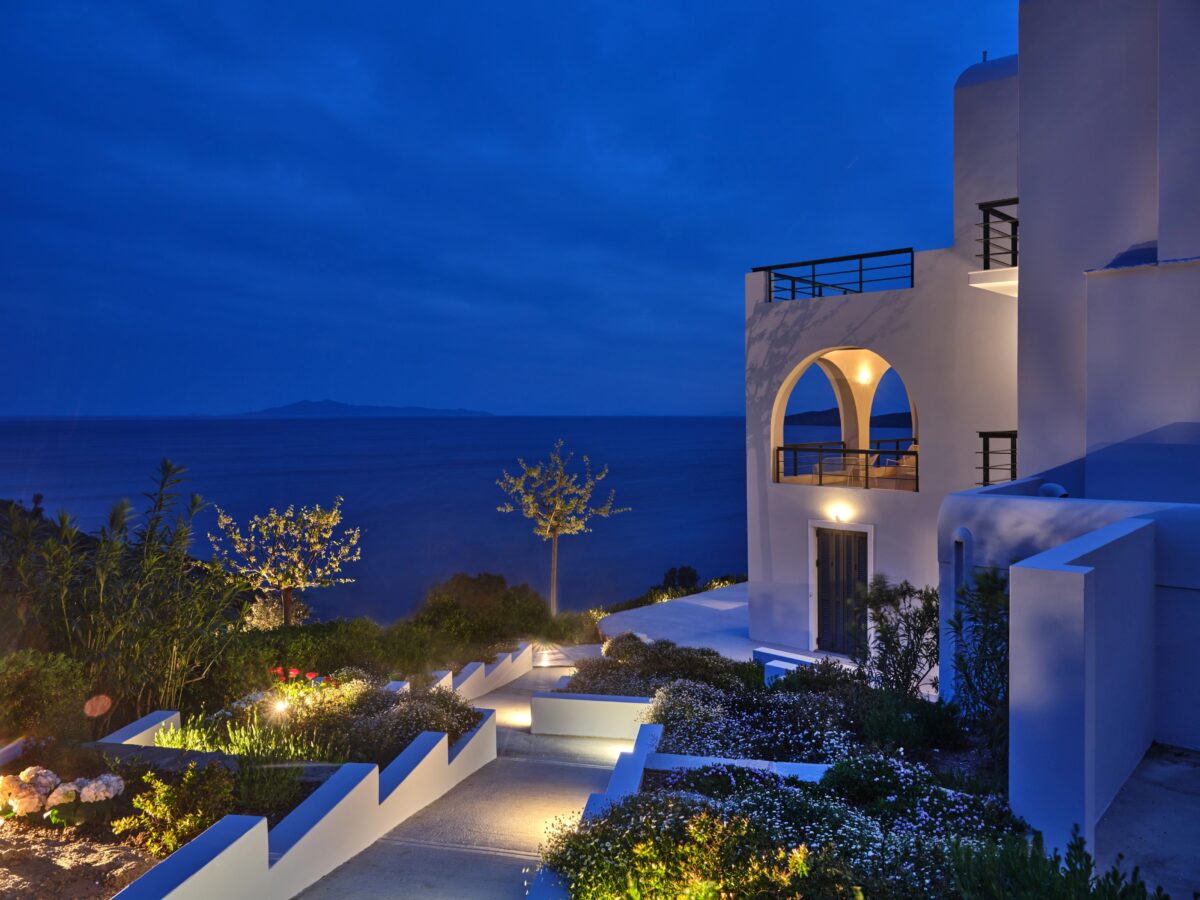 The path to the private beach has several stop-off spots for reading a bestseller or just staring out to sea. (Courtesy of Greece Sotheby's International Realty)