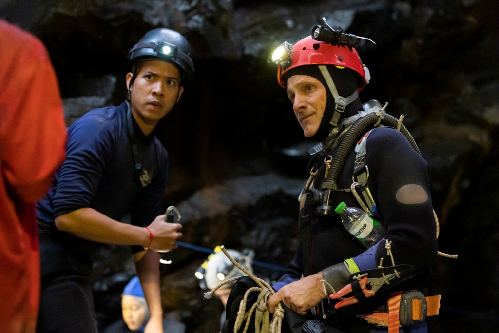 Film Review: 'Thirteen Lives': Director Ron Howard's Inspirational But Slightly Languid Survival Drama - Vimarsana News