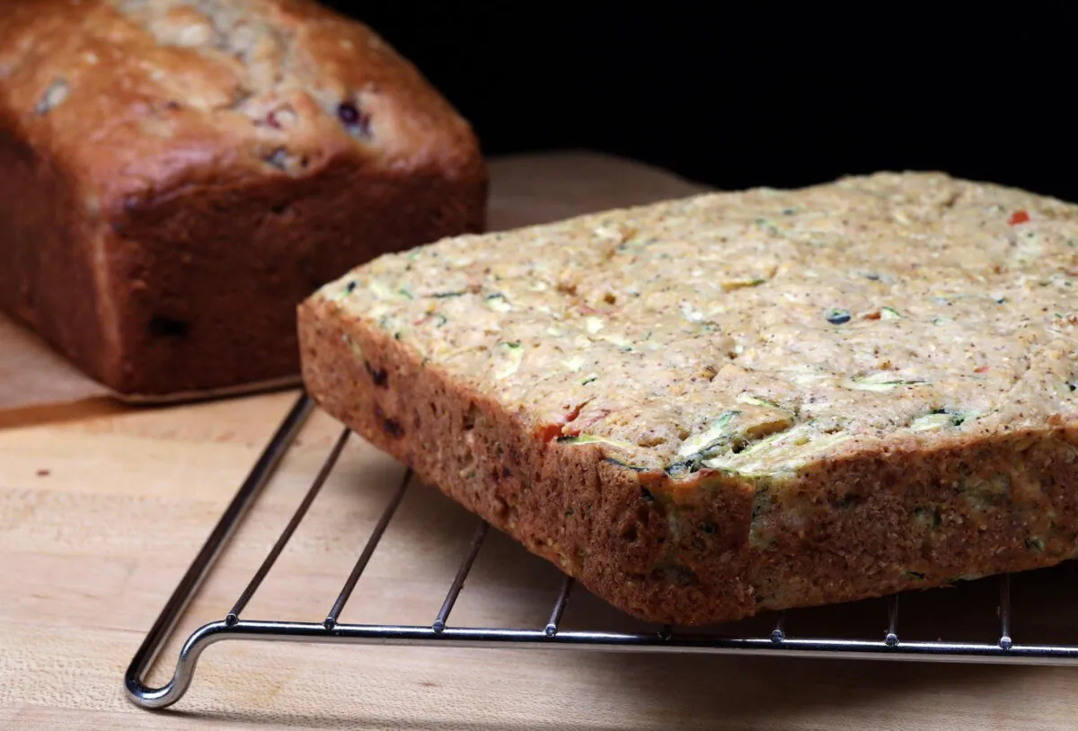 Zucchini Tomato Chile Cornbread (Terrence Antonio James/Chicago Tribune; Shannon Kinsella/food styling)