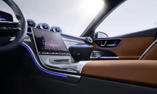 Mercedes-Benz Recalls 144,000 Vehicles for Blank Instrument Panel Displays