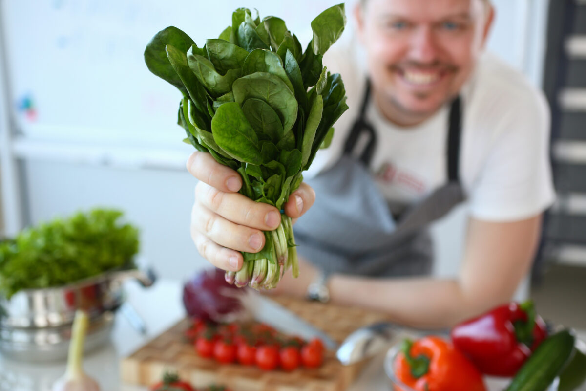 Spinach-Rich Diet May Prevent Colon Cancer