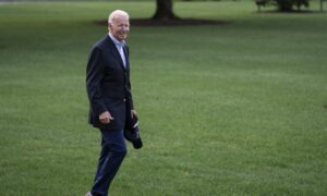 Biden Leaves White House for 1st Time in Weeks Amid COVID-19 Rebound