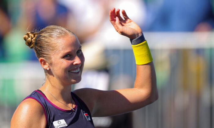 Shelby Rogers gestures to fans after defeating Veronika Kudermetova of Russia in the singles Semifinals match during the Mubadala Silicon Valley Classic, part of the Hologic WTA Tour, at Spartan Tennis Complex in San Jose, Calif., on Aug. 6, 2022. (Carmen Mandato/Getty Images)