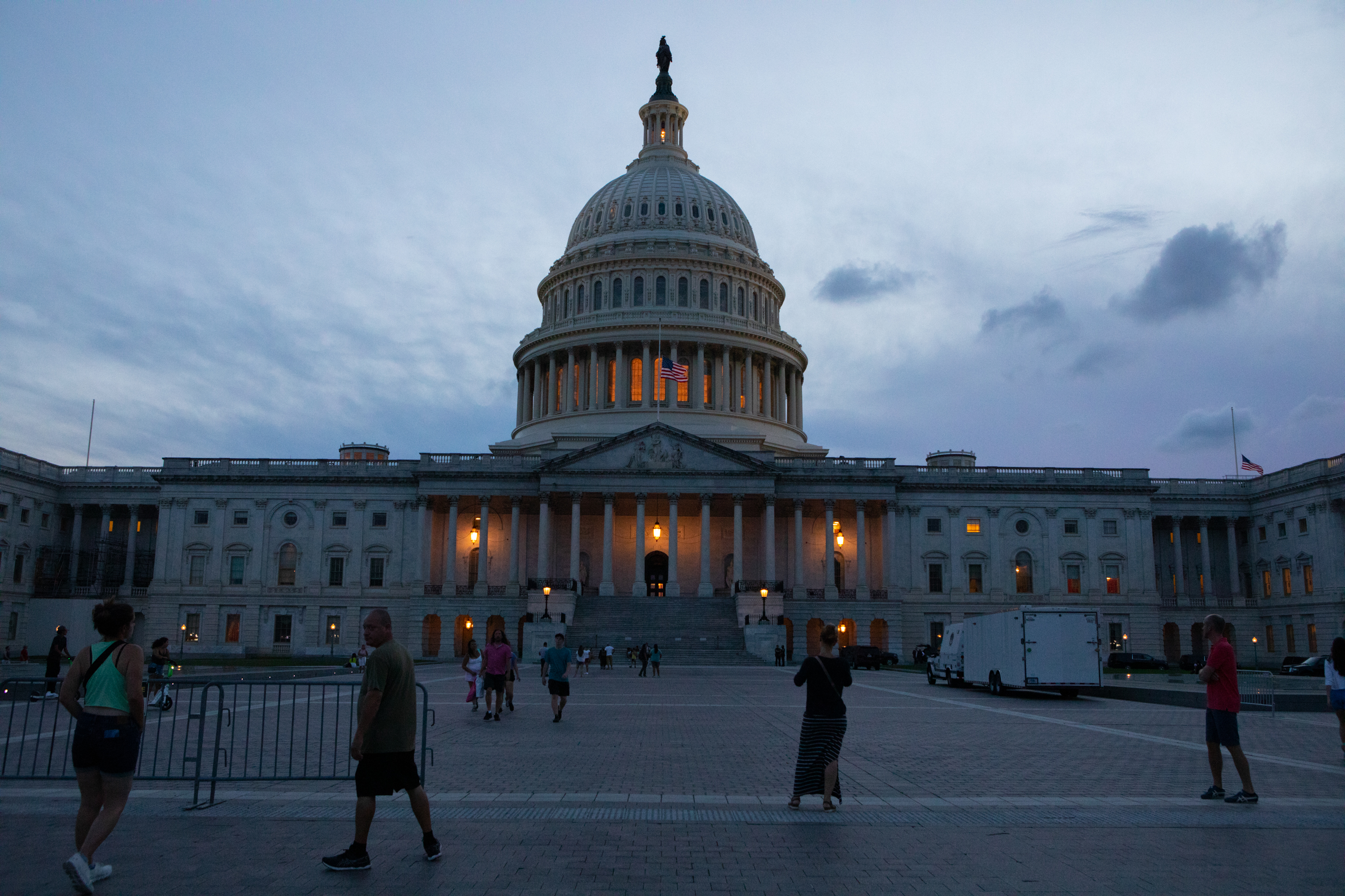 Midterm Elections May Offer Last Chance to Avert Economic Disaster: Experts - Vimarsana News