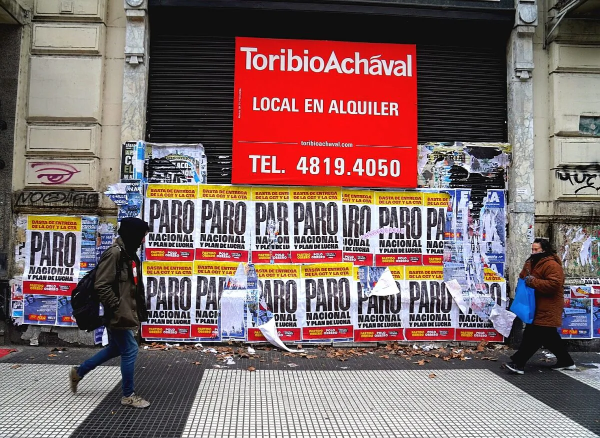 Socialist groups call for protests against a raise in rent prices in Buenos Aires on Aug. 4, 2022. (Autumn Spredemann/The Epoch Times)