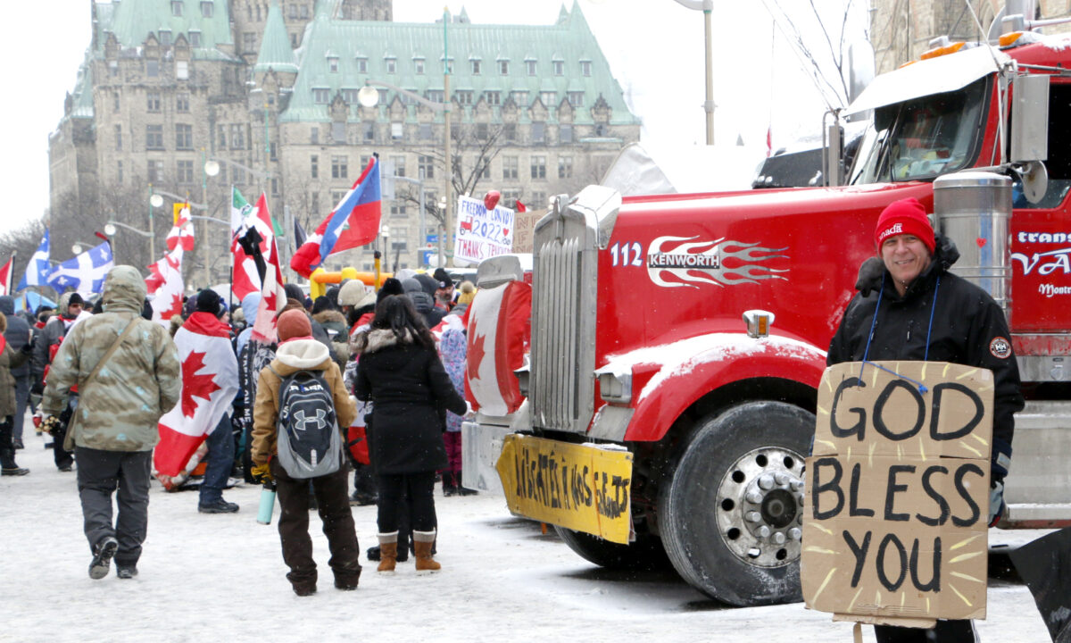 Report Distributed by Former Ottawa Police Chief Says Freedom Convoy a 'Right Wing Christian' Movement - Vimarsana News