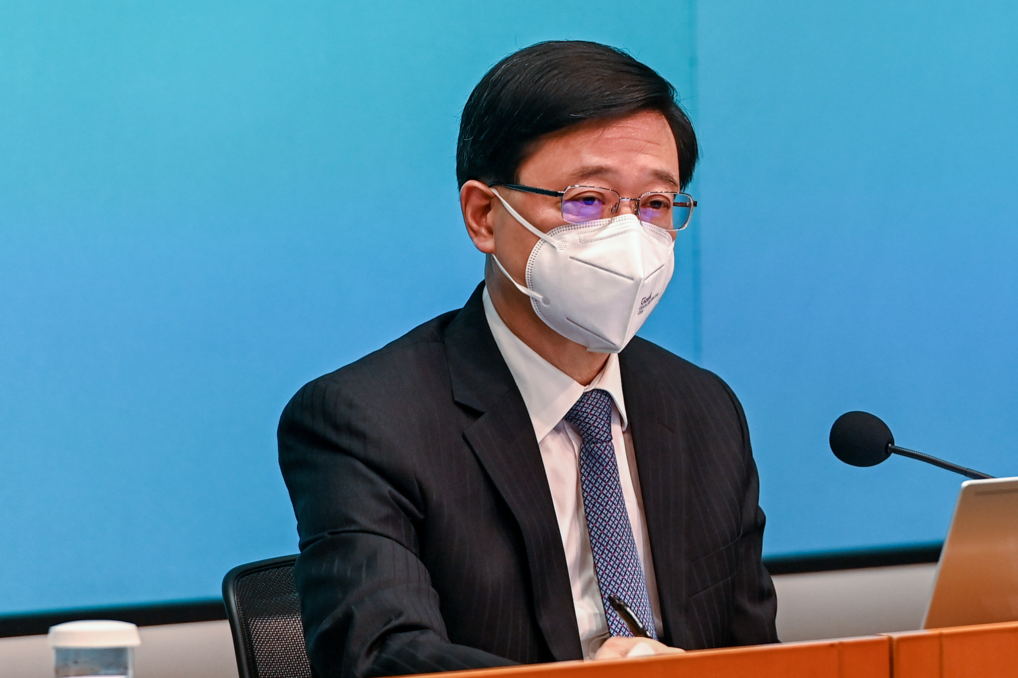 Hong Kong Chief Executive's Pay Ranks Second in the World, Secretaries Salaries Exceed Those of Top UK and USA Officials - Vimarsana News