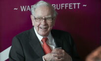 Buffett’s Firm Buys More Apple, Amazon While Betting on Oil