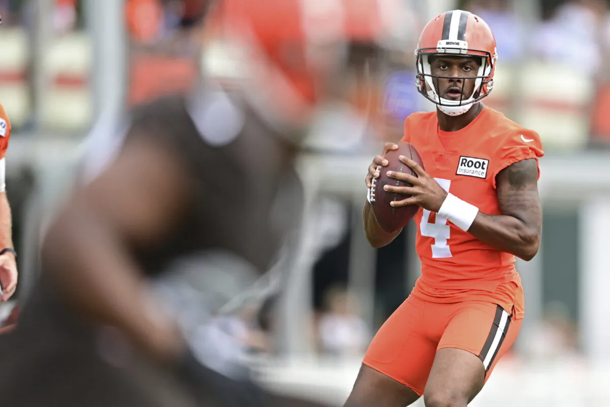 Cleveland Browns quarterback Deshaun Watson looks to throw during NFL football practice in Berea, Ohio, Aug. 16, 2022. (David Dermer/AP Photo)