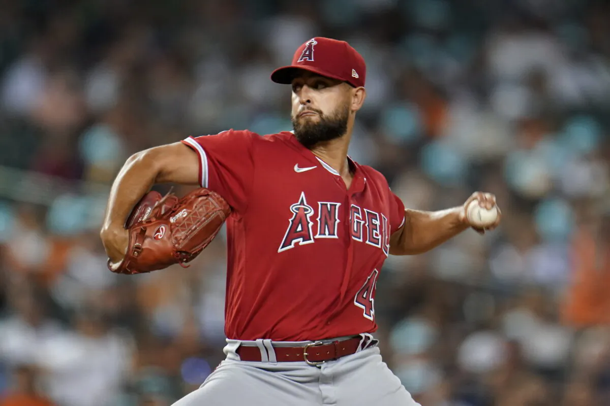 Los Angeles Angels pitcher Patrick Sandoval throws against the Detroit Tigers in the seventh inning of a baseball game in Detroit, Aug. 19, 2022. (Paul Sancya/AP Photo)
