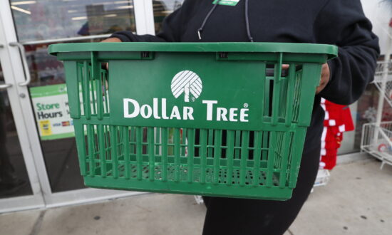 Shoppers Buying Groceries at Dollar Stores as Food Inflation Persists