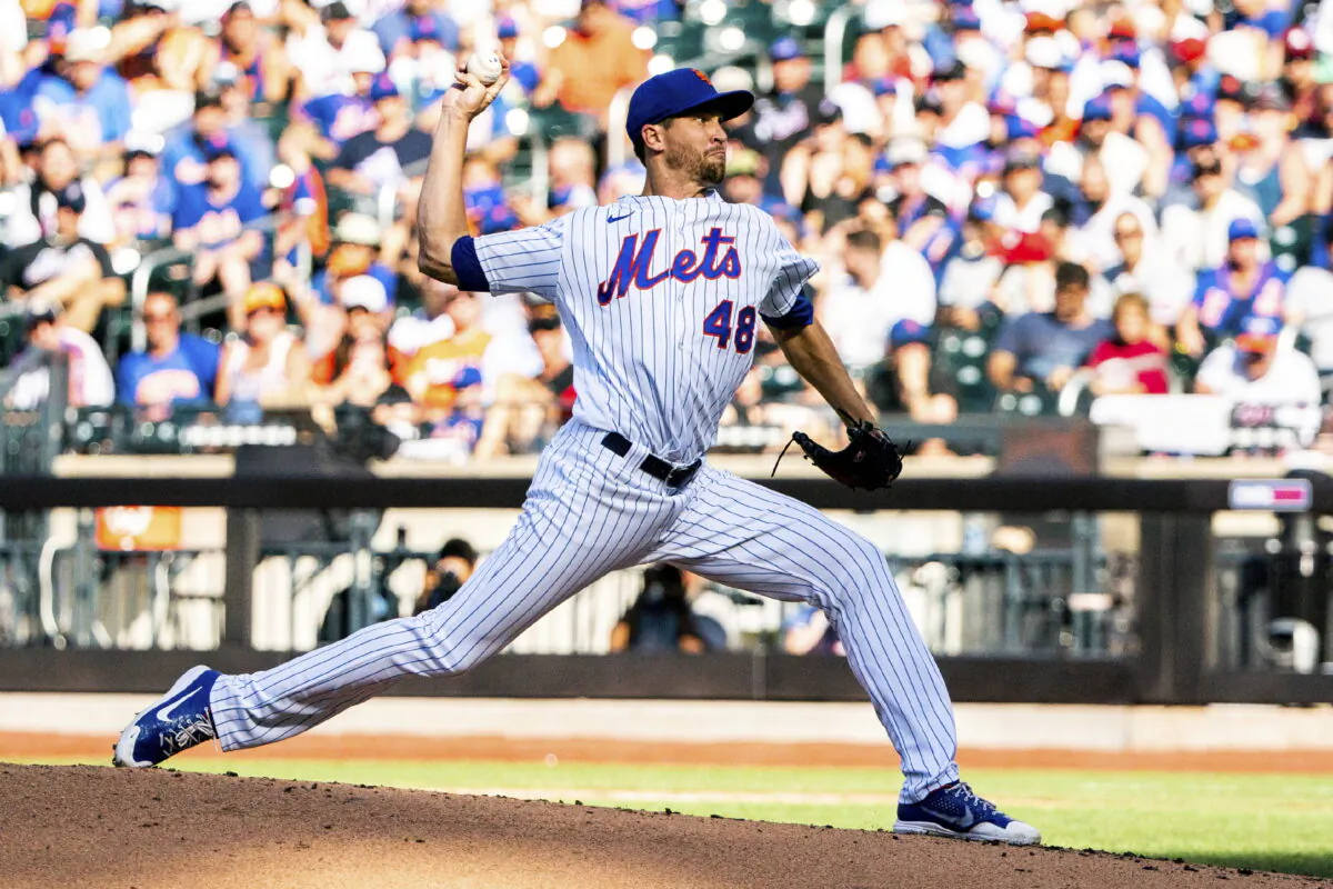 New York Mets starting pitcher Jacob deGrom throws during the second inning of a baseball game against the Atlanta Braves in New York on Aug. 7, 2022. (Julia Nikhinson/AP Photo)