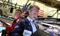 Wall Street Opens Lower on Growing US–China Tensions