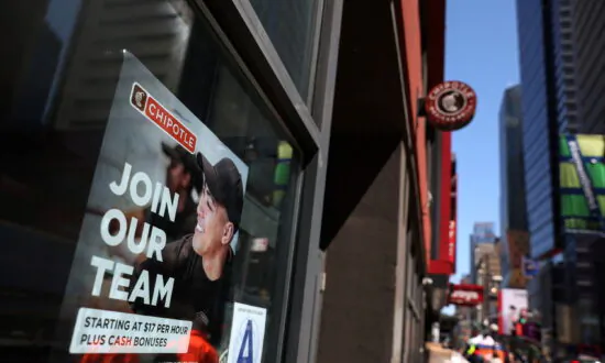 Salary Expectations in US Hit New High: Fed Survey