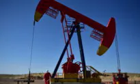 Oil Rises on Softer Dollar, Shipping Attack