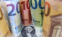 Dollar Slips on Euro as Lower US Yields Give Markets a Breather