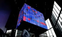 Shares Rise, Yen Climbs as BOJ Battles Bond Bears