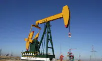 Oil Falls on Concerns About China, Winter Demand